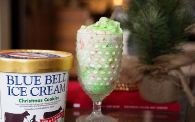 Have you ever wondered what Christmas tastes like ?!? Well @bluebellicecream has sure figured it…