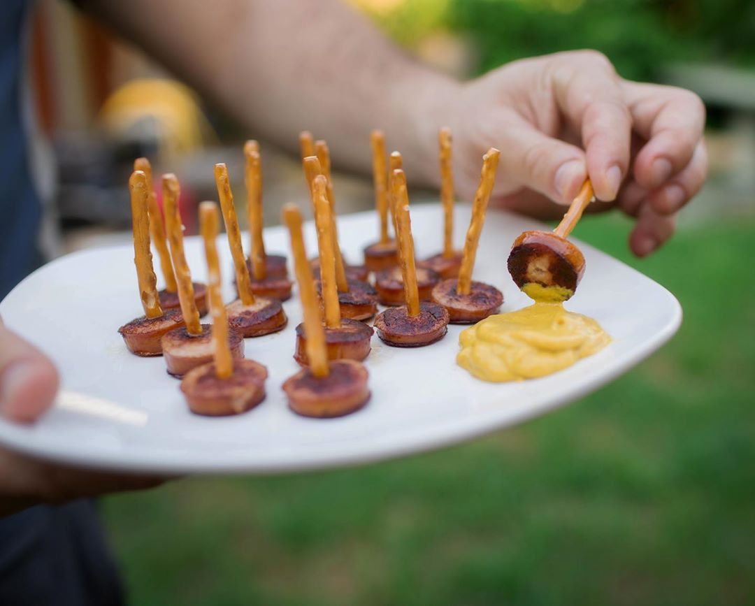 A little lifehack for all your summer bbq’s. Grill up some smoked sausage and use… Calandro's