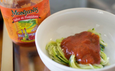 Need some quick and easy comfort food on this cold Halloween night ?!? @monjunisbr sauce…